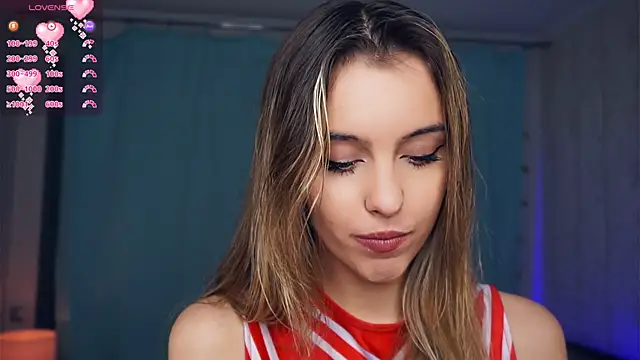 FannyHewson online show from November 2025 07:54:01 PM