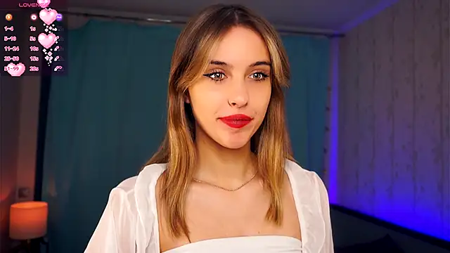 FannyHewson online show from November 2025 07:58:01 PM