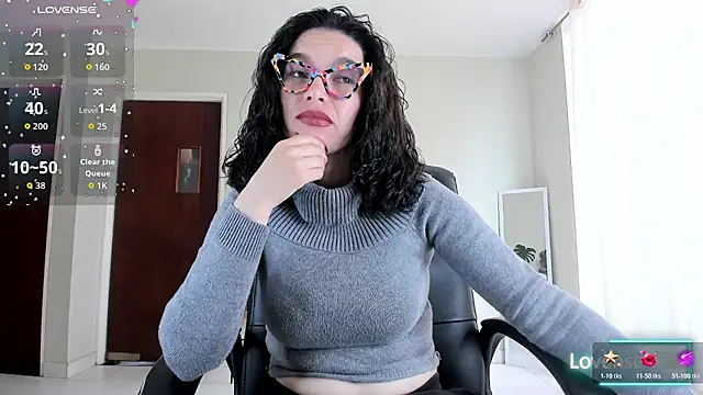 Snapshot of paulinabarnett- chatting on June 2026 03:05:01 PM paulinabarnett- online show from June 2026 03:05:01 PM