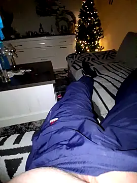 Snapshot of schlonzi81 chatting on December 2025 10:06:02 PM schlonzi81 online show from December 2025 10:06:02 PM