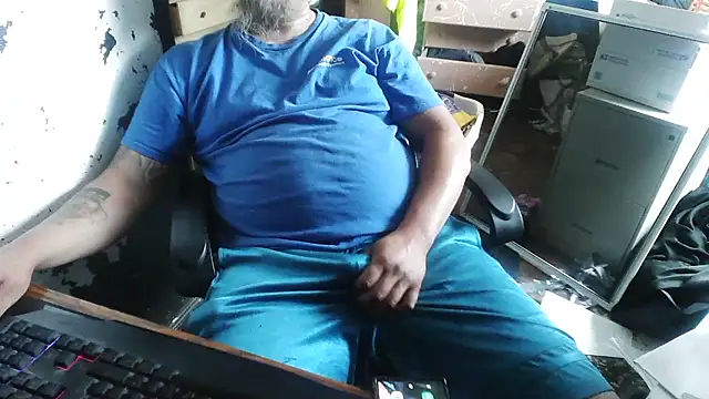slickwill123 online show from June 2026 04:42:01 PM