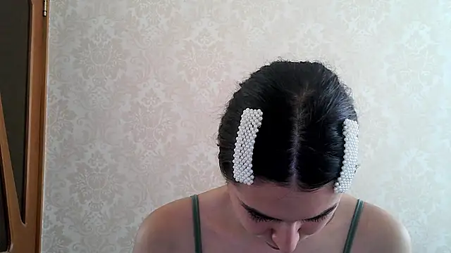 Snapshot of Kashtanka_ chatting on October 2025 06:13:02 AM Kashtanka online show from October 2025 06:13:02 AM