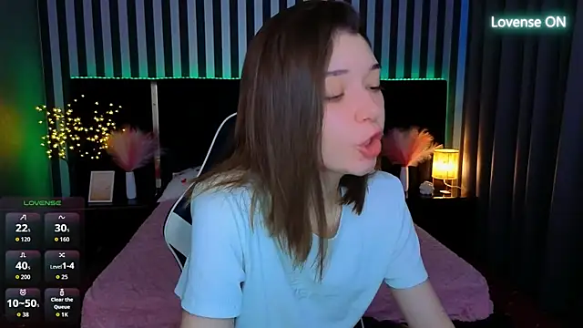 Snapshot of Cherry_Wipe chatting on June 2026 06:13:02 AM Cherry Wipe online show from June 2026 06:13:02 AM