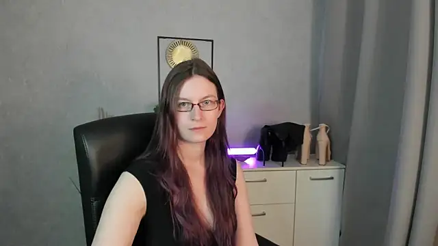 emmaxDelight online show from April 2026 05:50:02 PM