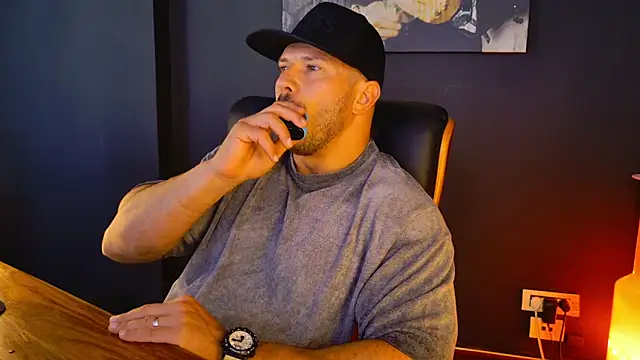 AngeloEric online show from September 2025 10:16:02 AM