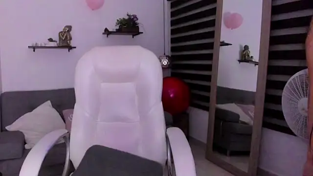 Snapshot of zoe_turnner_18 chatting on November 2025 12:16:02 PM zoe turnner 18 online show from November 2025 12:16:02 PM