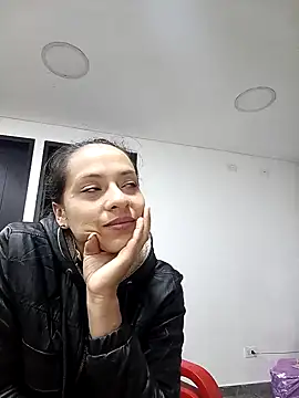 Snapshot of loren3124 chatting on December 2024 07:25:02 AM loren3124 online show from December 2024 07:25:02 AM