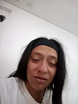 Snapshot of loren3124 chatting on April 2026 05:06:02 PM loren3124 online show from April 2026 05:06:02 PM