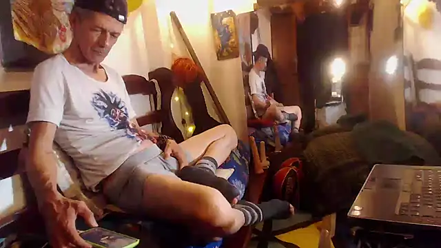 laye19 online show from December 2025 04:07:01 AM