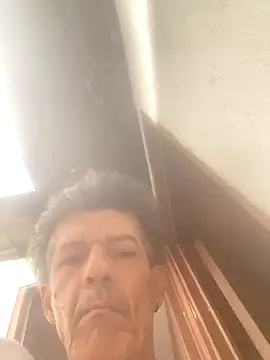 laye19 online show from December 2025 09:45:02 PM