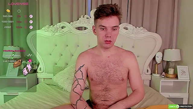 ArthurWhitee online show from November 2025 03:17:01 AM