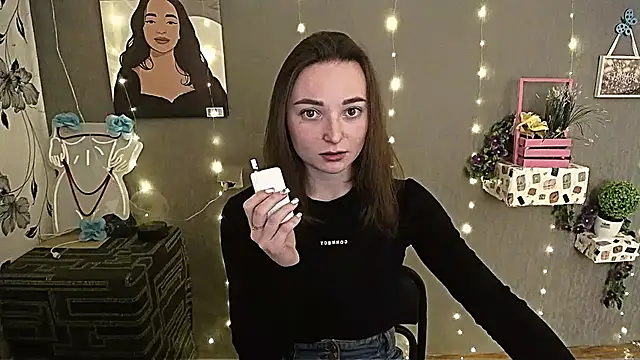 Snapshot of _Barbie_Kiss_ chatting on February 2025 12:24:02 PM Barbie Kiss online show from February 2025 12:24:02 PM