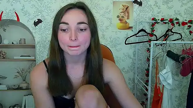 Snapshot of _Barbie_Kiss_ chatting on November 2025 05:34:01 PM Barbie Kiss online show from November 2025 05:34:01 PM