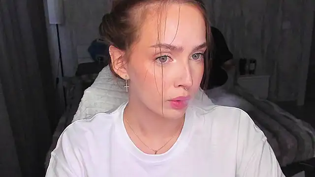 Snapshot of YaraKroft_ chatting on July 2026 10:43:01 AM YaraKroft online show from July 2026 10:43:01 AM
