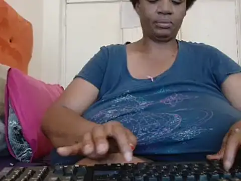 tinagiant online show from February 2025 07:02:02 AM