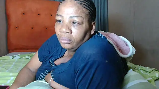 Snapshot of tinagiant chatting on March 2026 02:26:01 AM tinagiant online show from March 2026 02:26:01 AM