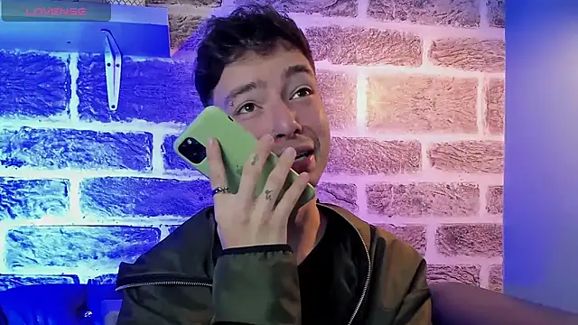 noah ricci online show from September 2025 12:39:01 PM