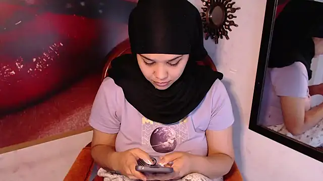 Snapshot of VenussTits97 chatting on December 2024 10:51:02 PM VenussTits97 online show from December 2024 10:51:02 PM
