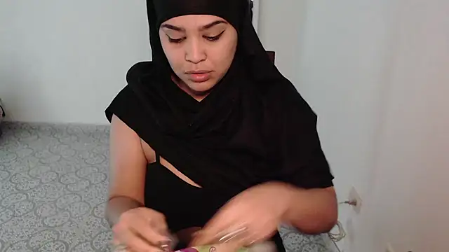 Snapshot of VenussTits97 chatting on February 2025 01:24:01 AM VenussTits97 online show from February 2025 01:24:01 AM