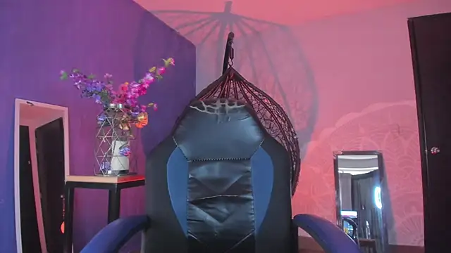 Snapshot of vanelope11 chatting on January 2025 07:37:01 PM vanelope11 online show from January 2025 07:37:01 PM