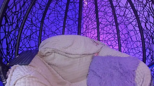 Snapshot of vanelope11 chatting on February 2025 06:56:02 PM vanelope11 online show from February 2025 06:56:02 PM