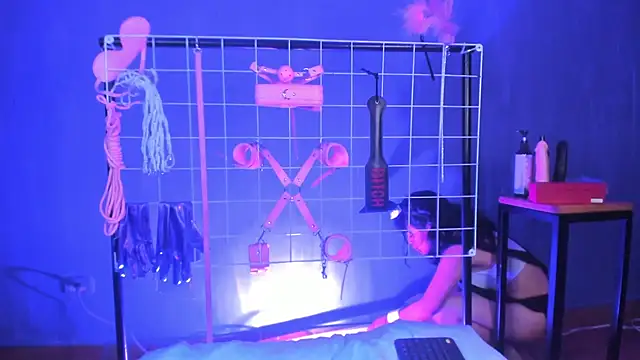 Snapshot of vanelope11 chatting on February 2025 07:35:01 PM vanelope11 online show from February 2025 07:35:01 PM