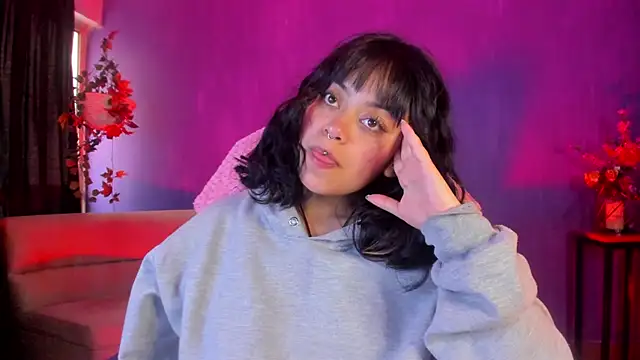 Snapshot of vanelope11 chatting on February 2025 06:48:01 PM vanelope11 online show from February 2025 06:48:01 PM