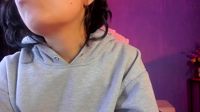 Snapshot of vanelope11 chatting on February 2025 09:52:02 PM vanelope11 online show from February 2025 09:52:02 PM