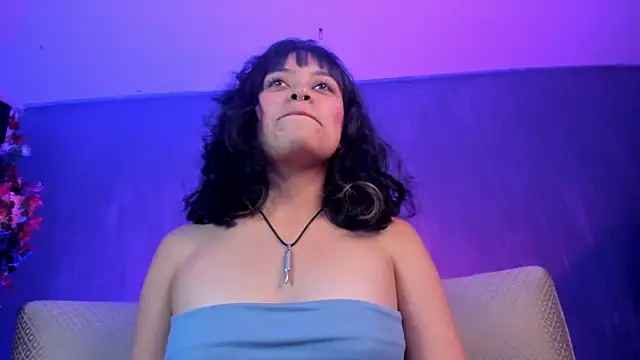 Snapshot of vanelope11 chatting on February 2025 01:14:02 AM vanelope11 online show from February 2025 01:14:02 AM