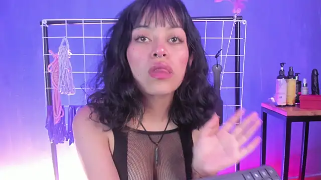 Snapshot of vanelope11 chatting on February 2025 10:26:02 PM vanelope11 online show from February 2025 10:26:02 PM