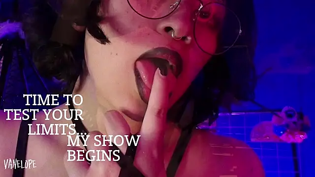 Snapshot of vanelope11 chatting on October 2025 06:57:02 PM vanelope11 online show from October 2025 06:57:02 PM