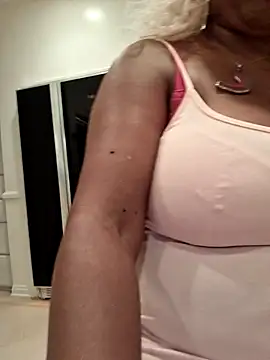 XXXLollipopsJuicy online show from October 2025 04:10:01 AM