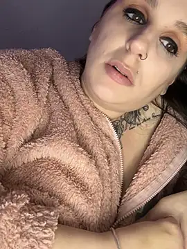 menaceswife online show from March 2025 06:00:02 PM