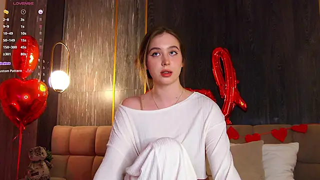 LoraineLuff online show from February 2025 05:59:01 PM