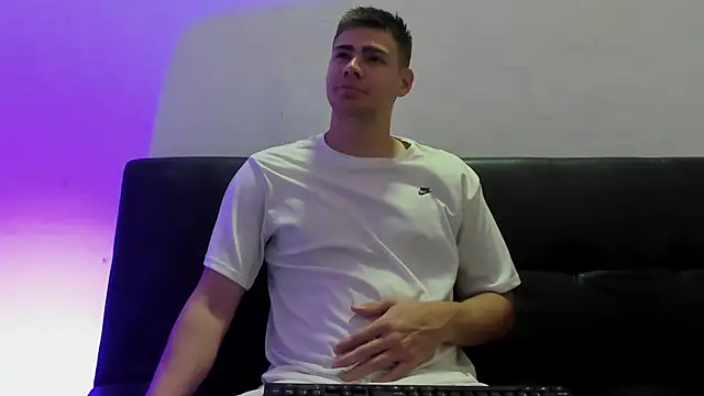 Snapshot of Brian_cx chatting on December 2024 02:22:02 PM Brian cx online show from December 2024 02:22:02 PM