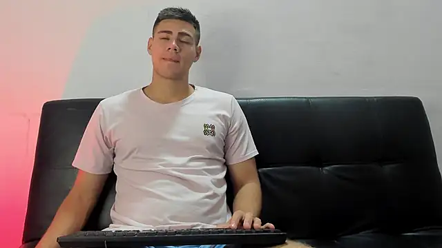 Snapshot of Brian_cx chatting on January 2025 03:59:02 PM Brian cx online show from January 2025 03:59:02 PM