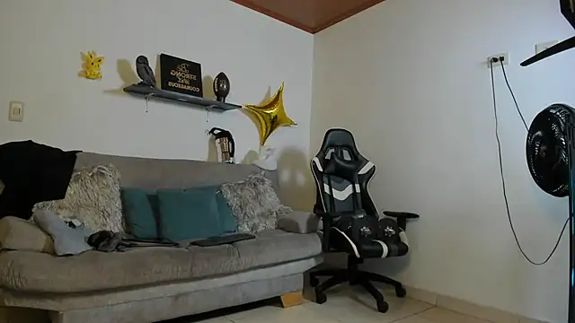 julian wallace online show from October 2025 03:31:01 PM