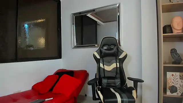 julian wallace online show from February 2026 07:37:01 PM