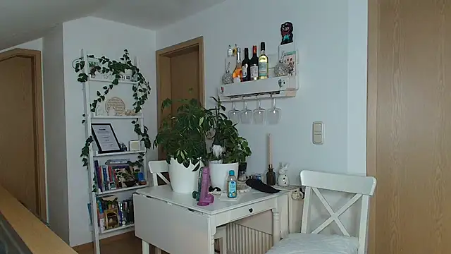 Snapshot of BrownieyQueen chatting on December 2024 04:53:01 PM BrownieyQueen online show from December 2024 04:53:01 PM