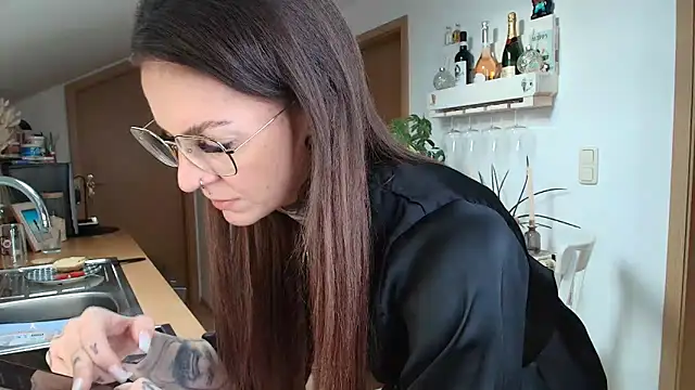 Snapshot of BrownieyQueen chatting on February 2025 08:05:01 AM BrownieyQueen online show from February 2025 08:05:01 AM