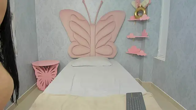 Snapshot of MaddyCute4u chatting on February 2025 12:29:02 PM MaddyCute4u online show from February 2025 12:29:02 PM