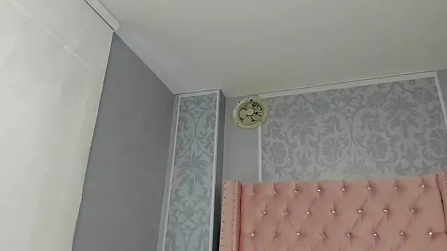 Snapshot of MaddyCute4u chatting on March 2025 03:03:02 PM MaddyCute4u online show from March 2025 03:03:02 PM