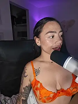 helena smith online show from July 2026 03:33:02 AM