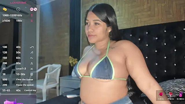 Snapshot of Laross25 chatting on September 2025 08:00:02 PM Laross25 online show from September 2025 08:00:02 PM