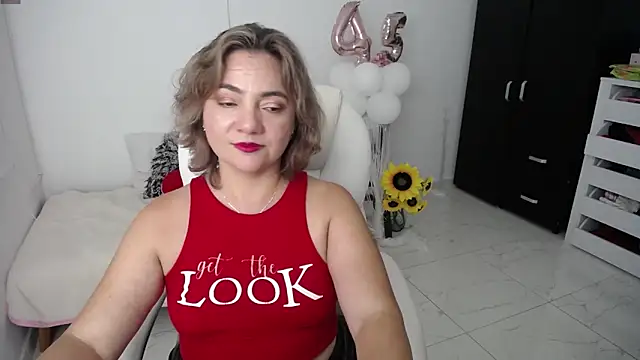 Chiraz hasnaa online show from January 2025 02:10:01 AM