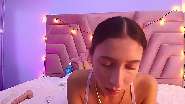 Beautifulskinny18 online show from February 2025 01:54:01 AM