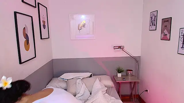 Beautifulskinny18 online show from March 2025 07:49:02 PM