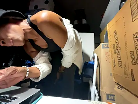 wynterheat online show from November 2025 11:19:02 PM