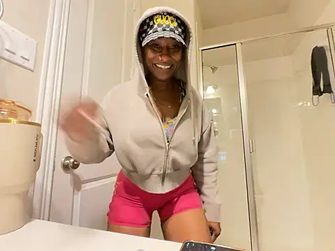 Snapshot of wynterheat chatting on July 2026 04:57:02 PM wynterheat online show from July 2026 04:57:02 PM