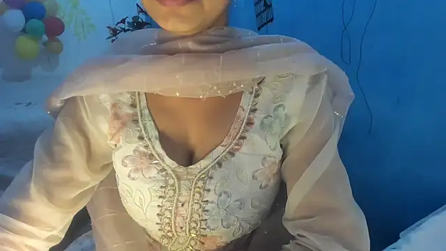 aarjulove online show from February 2026 10:41:02 AM